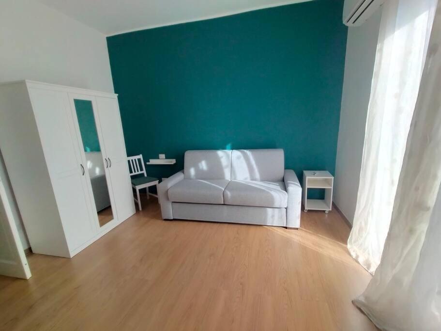 Aura Apartment Bari Exterior photo